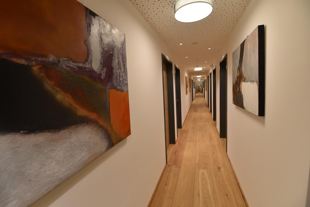 Aparthotel Nah Dran Динголфинг Екстериор снимка