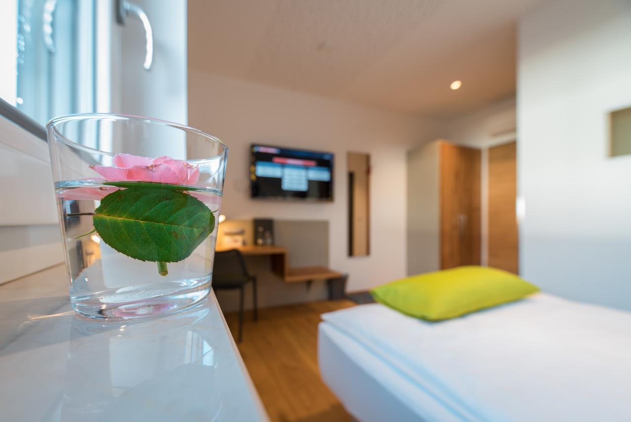 Aparthotel Nah Dran Динголфинг Екстериор снимка
